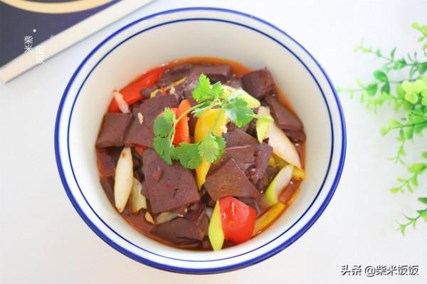 大蔥和它是絕配,大火一炒2分鐘出鍋,鮮香嫩滑,太好吃了 大蔥和它是絕配,大火一炒2分鐘出鍋,鮮香嫩滑,太好吃了