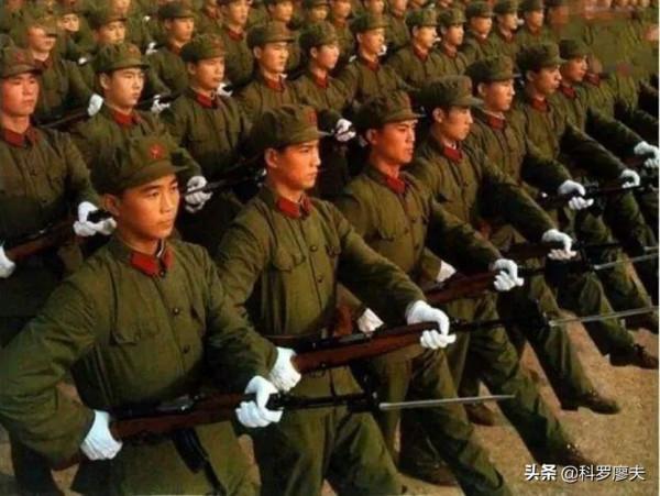 處處硬核穿插其中，《王牌部隊》顛覆你對軍旅題材劇的以往認知