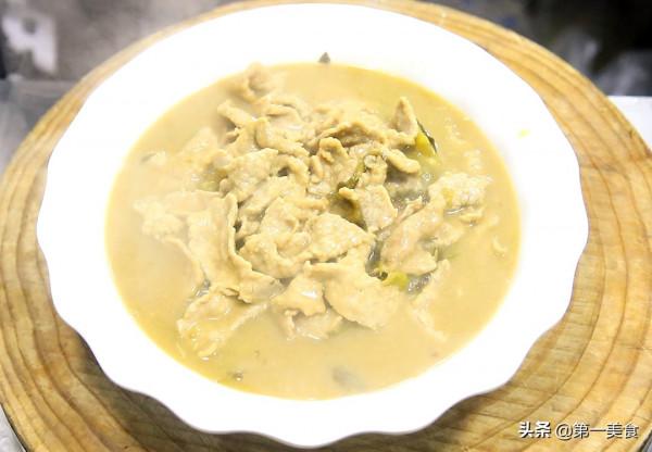 酸菜牛肉想要和飯店一樣好吃，處理酸菜有技巧，做對了才酸爽嫩滑