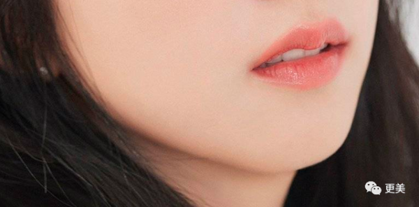 心疼ab,捂熱8年的資源被新晉“清水顏”小花拿下…… 心疼ab,捂熱8年的資源被新晉“清水顏”小花拿下……