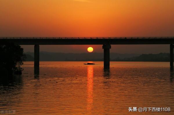 清朝時他任湖南常寧知縣，離任七年後路過常寧數萬百姓夾道歡迎