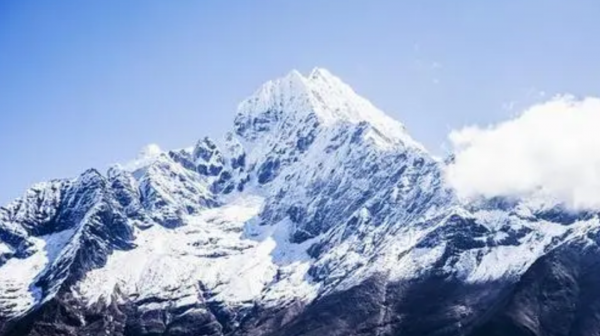 珠峰早被登頂，為何玉龍雪山比其低3000多米，卻至今無人登頂？