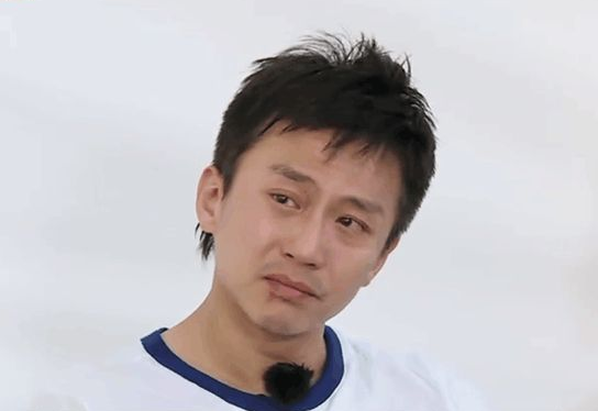 鄧超：把丈母孃當成親媽孝順，街頭混子改邪歸正，登上人生巔峰