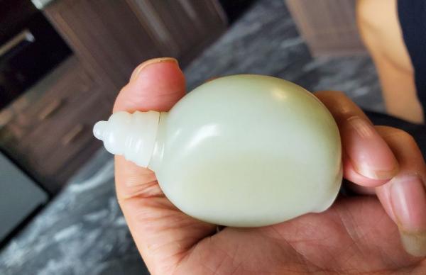 白玉籽料鼻菸壺，真香？