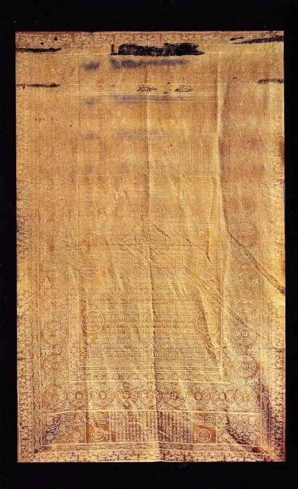 乾隆的陪葬品有多低調?被盜墓賊扔到一邊,200年後拍出1.3億天價 乾隆的陪葬品有多低調?被盜墓賊扔到一邊,200年後拍出1.3億天價