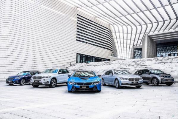 寶馬不棄燃油車,電動車續航應達600公里,充電基建未完成 寶馬不棄燃油車,電動車續航應達600公里,充電基建未完成