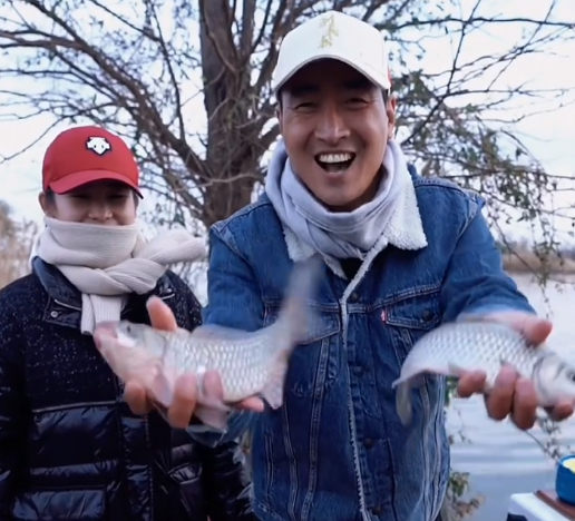 劉鬆鬆虎年第一釣,偶遇異常天象,稱不會空軍,小肉包答什麼鬼地方