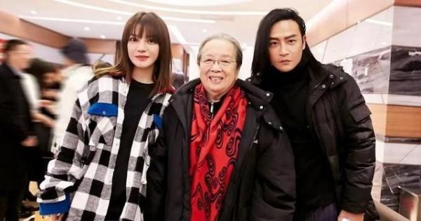 原來“容嬤嬤”年輕時是校花，看到照片比趙薇都美