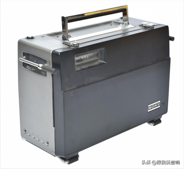 這是一款80年代索尼公司推出的CRF-320 LW/AM/FM/SW 收音機 這是一款80年代索尼公司推出的CRF-320 LW/AM/FM/SW 收音機