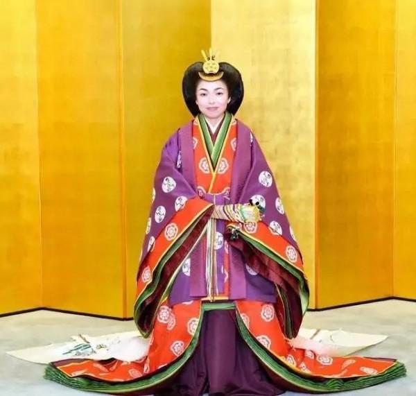 日本皇室現存成員僅十七名，民眾普遍擔心能否存續