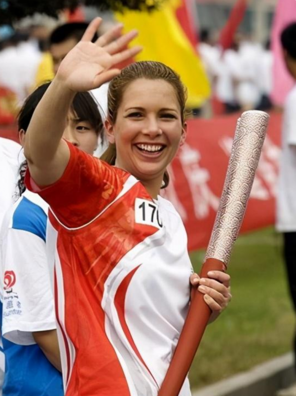 迪拜出逃王妃贏了!酋長離婚賠款46.9億元,離婚女性支稜起來 迪拜出逃王妃贏了!酋長離婚賠款46.9億元,離婚女性支稜起來