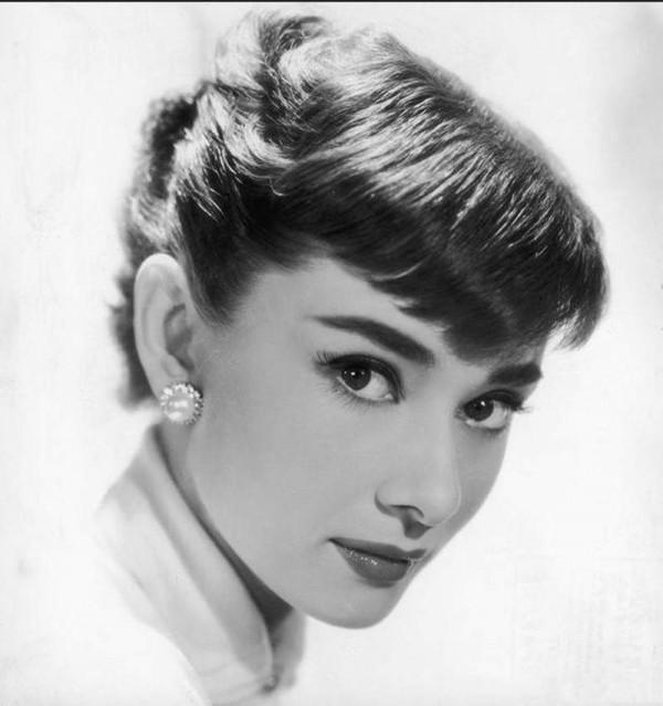 大餅臉、顯男相的她是如何進階為優雅女神的？看完這一篇就能學到