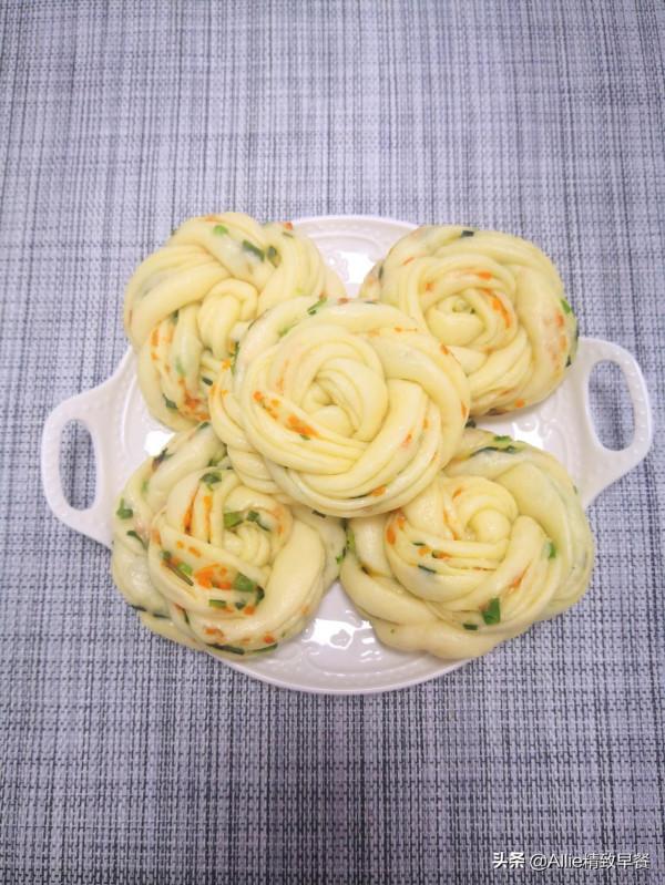 別再吃純白麵饅頭了，加點玉米麵和這兩樣，暄軟香濃又營養，真香