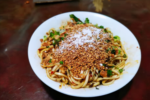 四川這家小店,藏在豬肉鋪裡29年,本地人一般也找不到 四川這家小店,藏在豬肉鋪裡29年,本地人一般也找不到