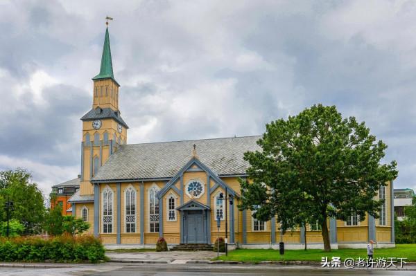 叩開北極之門,品嚐世界最北端的啤酒,觀北極大教堂的午夜音樂會 叩開北極之門,品嚐世界最北端的啤酒,觀北極大教堂的午夜音樂會