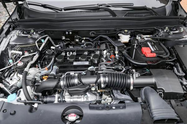 小老闆開20萬的雅閣就行，後排空間大，省油動力足，還保值