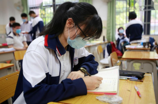 為何進入高中後，多數女生成績下滑明顯？班主任說出真實原因