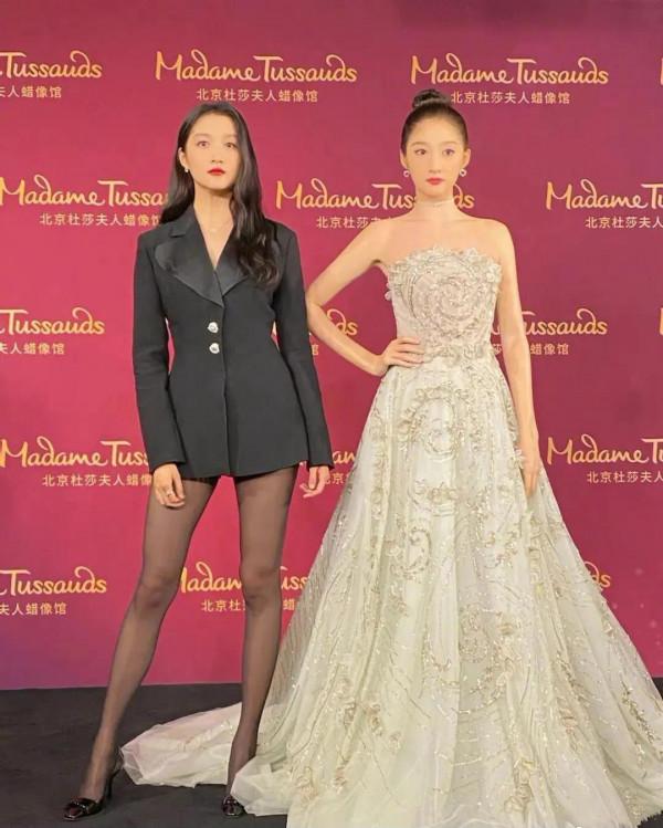 ​是我瘋了還是關曉彤真的變時髦了？