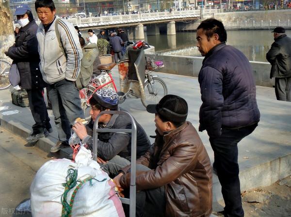 農民退休不是夢，試點地區已經開始發放退休金，每月400元