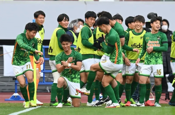 高中冠軍讓日本足協更內卷，男女足同獲更強大支援，國足危險了
