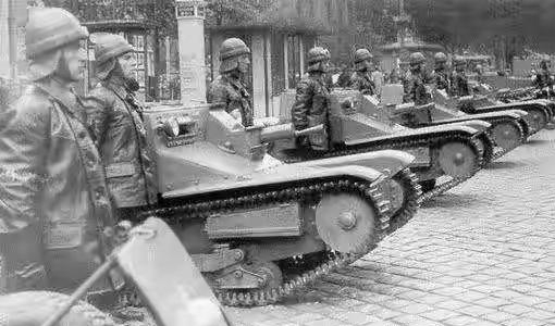 二戰時期的英國和義大利，誰的綜合實力更強？