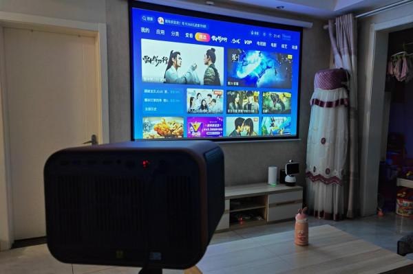 媲美鐳射電視的慧示J1 Pro投影,4K解析度3000ANSI流明 媲美鐳射電視的慧示J1 Pro投影,4K解析度3000ANSI流明