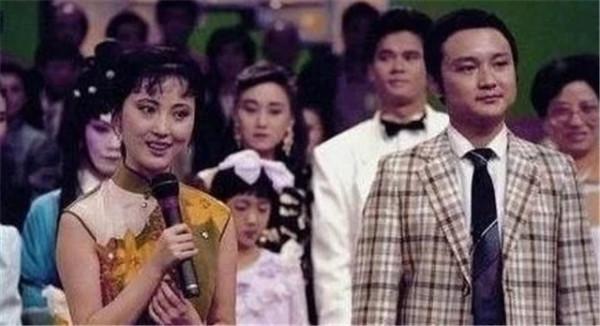 歐陽奮強:紅樓夢的“寶二爺”,23歲爆紅時結婚,一生只愛一人 歐陽奮強:紅樓夢的“寶二爺”,23歲爆紅時結婚,一生只愛一人