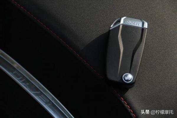 杜卡迪大魔鬼,精緻的肌肉巡航 杜卡迪大魔鬼,精緻的肌肉巡航