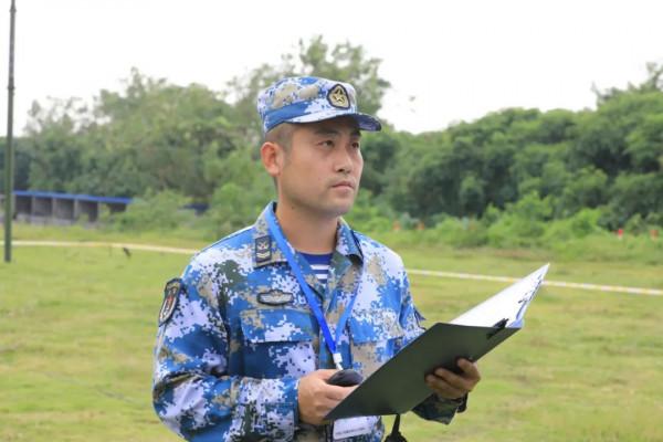 老班長們要退伍了