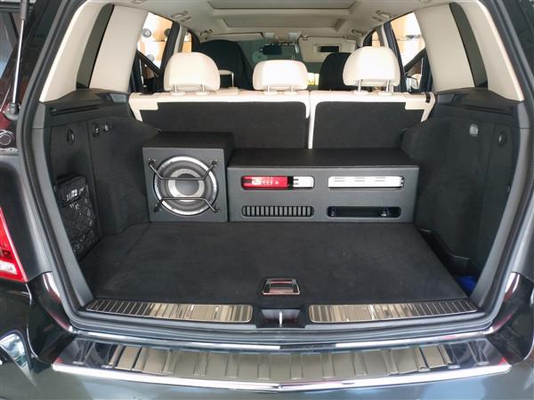 賓士GLK300音響改裝勁浪兩分頻,發燒改裝提升聽音快感 賓士GLK300音響改裝勁浪兩分頻,發燒改裝提升聽音快感