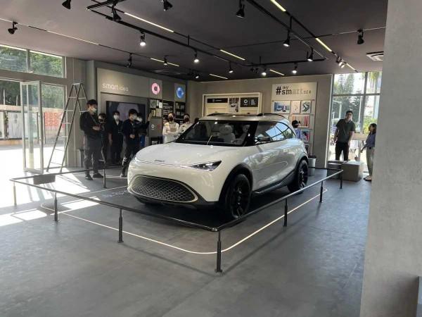 跳燈+大溜背！尤拉閃電貓量產版諜照流出，零百3.5秒