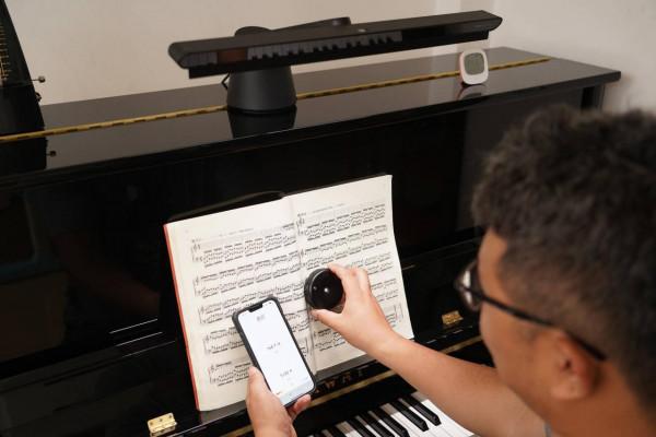 室內練習皮亞諾的最佳伴侶---明基Piano Light鋼琴燈資料評測 室內練習皮亞諾的最佳伴侶---明基Piano Light鋼琴燈資料評測