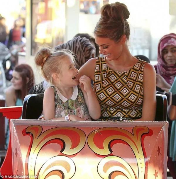 英國名媛秀女兒翻車！遺傳失敗，胖成布丁