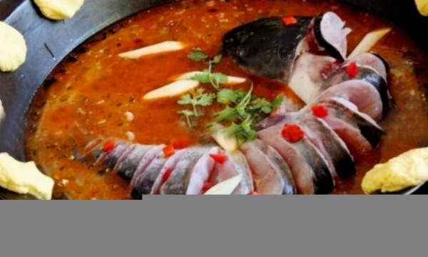 燉魚時，別用料酒白酒去腥了，換成這2樣，魚肉沒腥味，還更鮮嫩