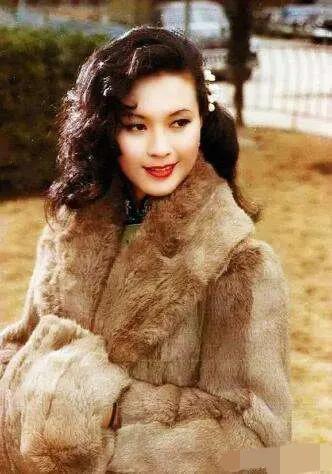 屠洪剛的兒子屠芮葆：9歲時母親離世，他在繼母方舒眼裡一夜長大