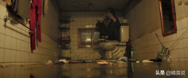 千人蝸居地下道,一天僅用3美元,繁華賭城地下的“鼴鼠人生” 千人蝸居地下道,一天僅用3美元,繁華賭城地下的“鼴鼠人生”