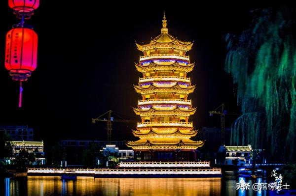 安徽滁州有一座定遠古城,有1500多年曆史,晚上比白天還熱鬧 安徽滁州有一座定遠古城,有1500多年曆史,晚上比白天還熱鬧