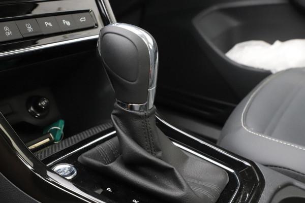 6座佈局&plus;主動剎車，百公里油耗6&period;3升，實拍大眾途安L頂配版