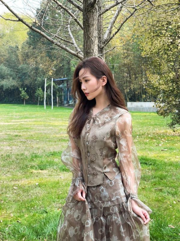劉詩詩終於開工！大冬天穿薄紗裙凹絕美造型，提前過春天太浪漫
