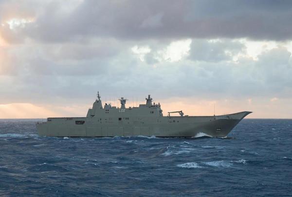 “堪培拉”級兩棲攻擊艦圖集（118圖）