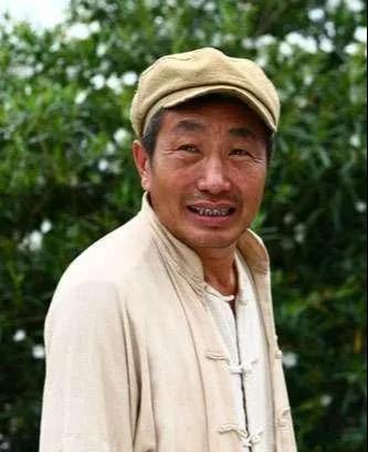 老戲骨杜源:4歲認識愛妻,結婚39年零緋聞,女兒成了最大驕傲 老戲骨杜源:4歲認識愛妻,結婚39年零緋聞,女兒成了最大驕傲