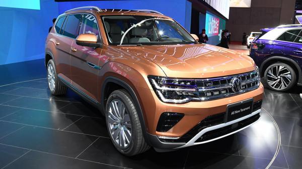 30萬不買BBA的新答案？皇冠陸放購車手冊