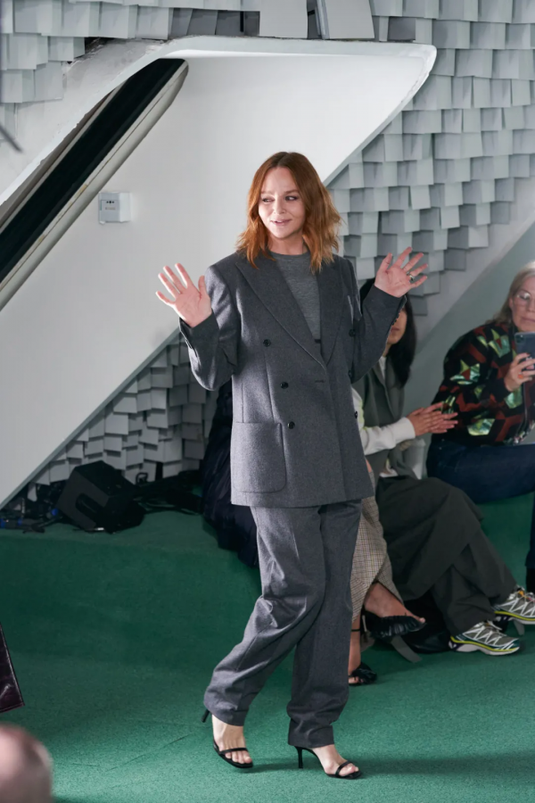 Stella McCartney 2022春夏 | 一場富有活力和動感的“蘑菇”時尚盛宴