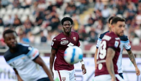 絕平!1-1!薩里遇到大麻煩,3場不勝狂丟7分,因莫比萊絕境救主 絕平!1-1!薩里遇到大麻煩,3場不勝狂丟7分,因莫比萊絕境救主