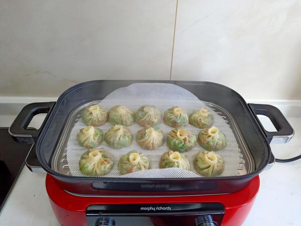 餃子皮別包餃子了，一捏一蒸10分鐘，一口一個鮮到爆