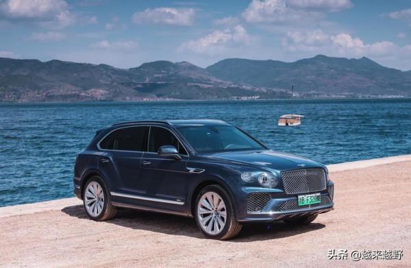 V6發動機還能上綠牌？混動版賓利添越：5.5秒破百，50公里不燒油