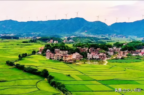 丁盛鏖戰靈官殿，手下一位連長打得只剩21人榮立大功，後來授上將