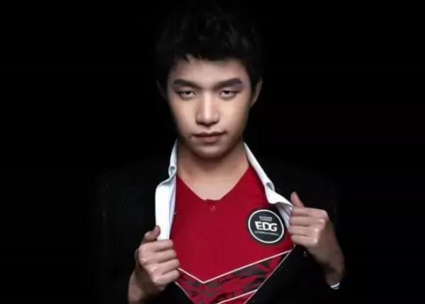 edg冠軍面板亮相/麻辣香鍋怒斥一鍵符文功能，沒有英雄理解