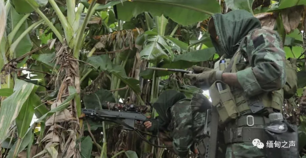 緬甸多支防衛軍聯合，與軍方展開激戰