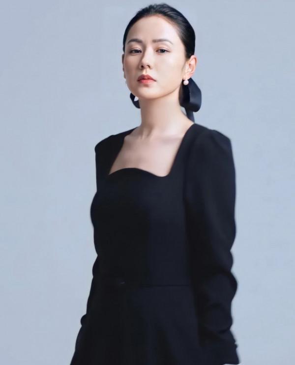 孫藝珍:她的美麗無法用語言來表達 孫藝珍:她的美麗無法用語言來表達